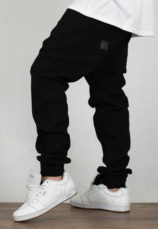 Spodnie Mass Jogger Sneaker Fit Base black