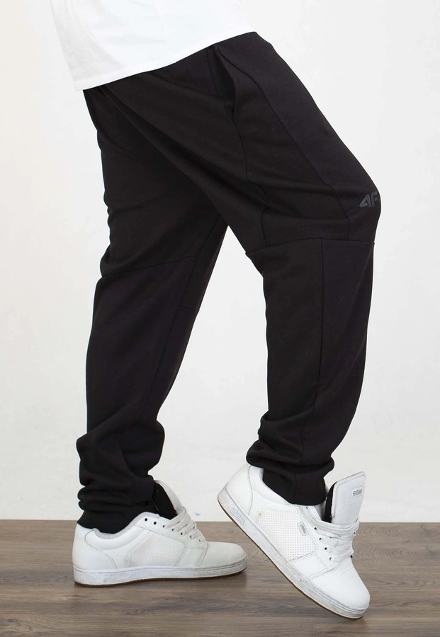 Dresy 4F Regular CAS M1194 czarne