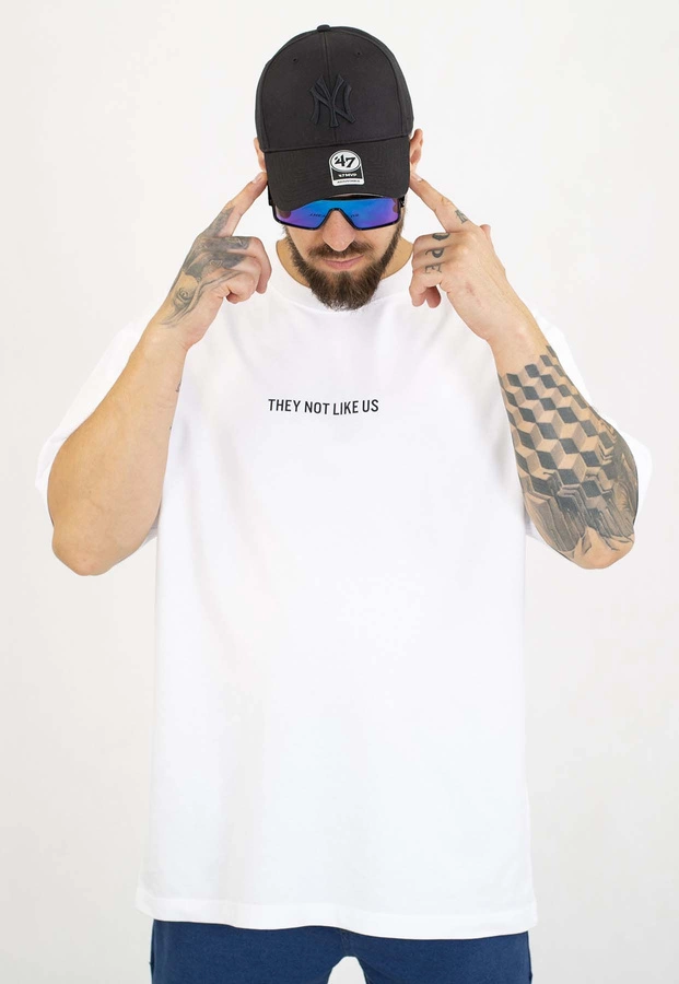 T-shirt Lucky Dice Baggy Not Like Us biały