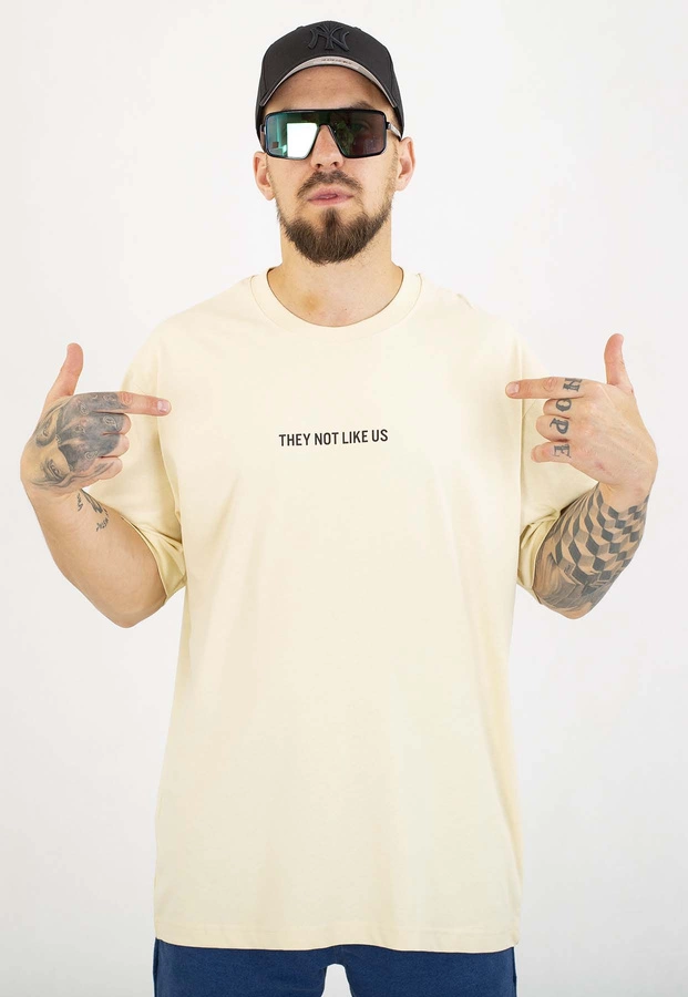 T-shirt Lucky Dice Baggy Not Like Us beżowy