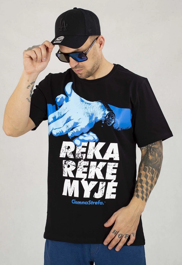 T-shirt Ciemna Strefa Ręka Rękę Myje czarny