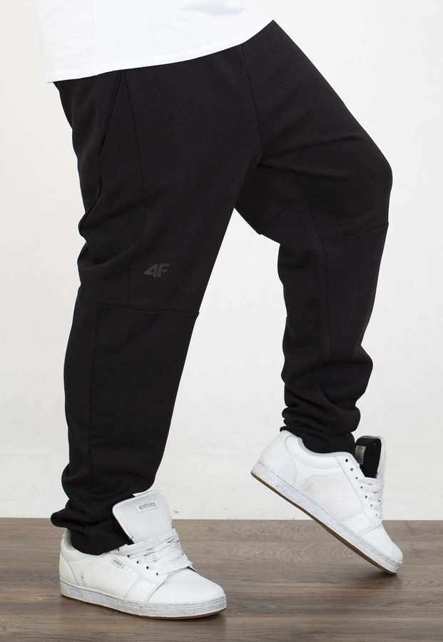 Dresy 4F Regular CAS M1194 czarne