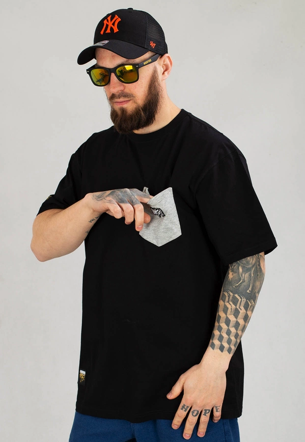 T-shirt Mass Signature Patch Pocket czarny