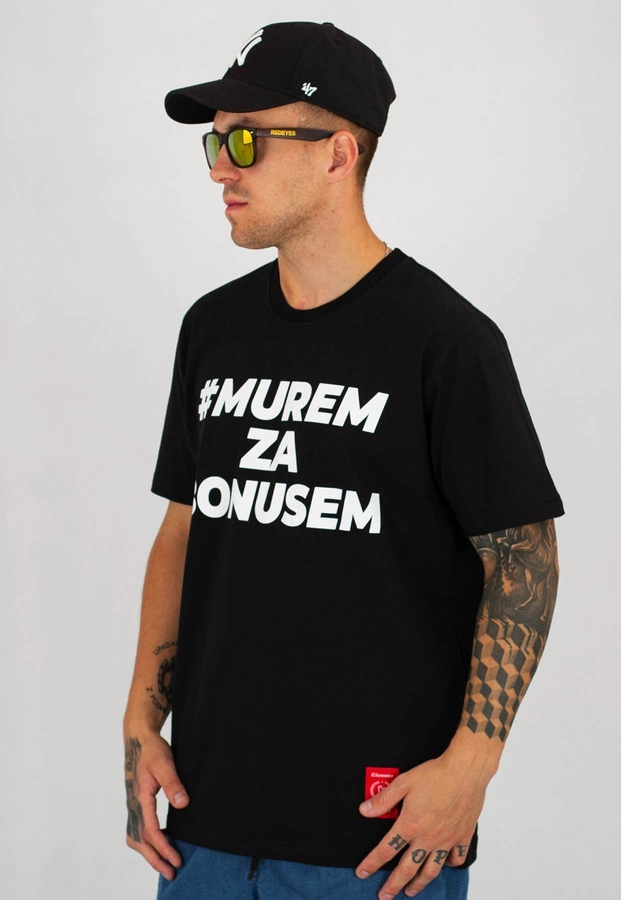 T-shirt Ciemna Strefa Murem Za Bonusem New czarny