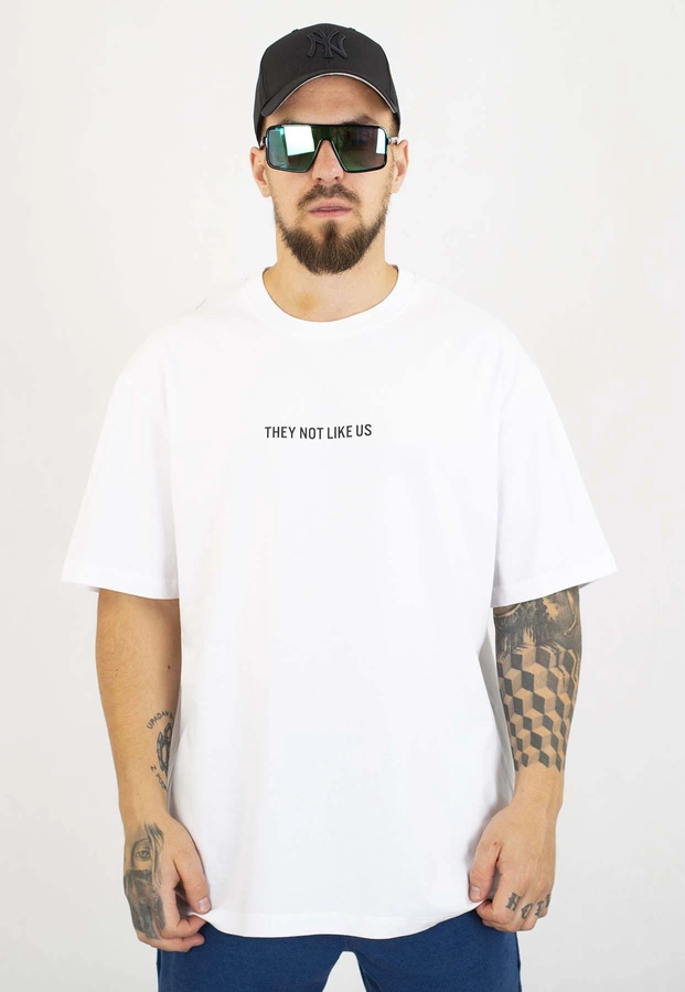 T-shirt Lucky Dice Baggy Not Like Us biały