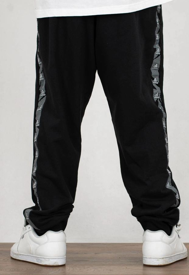 Dresy Adidas Essentials Tape GD5451 czarne