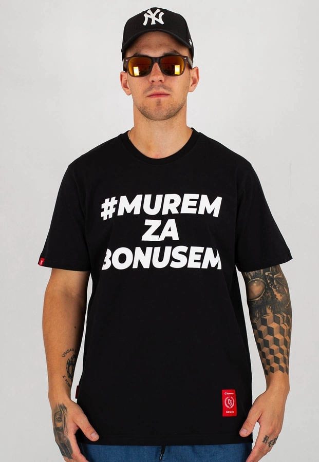 T-shirt Ciemna Strefa Murem Za Bonusem New czarny