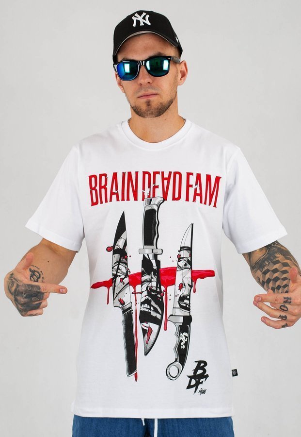 OUTLET T-shirt Brain Dead Familia Knives biały