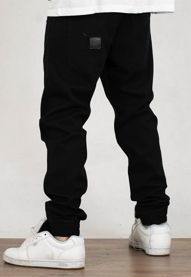 Spodnie Mass Jogger Sneaker Fit Base black