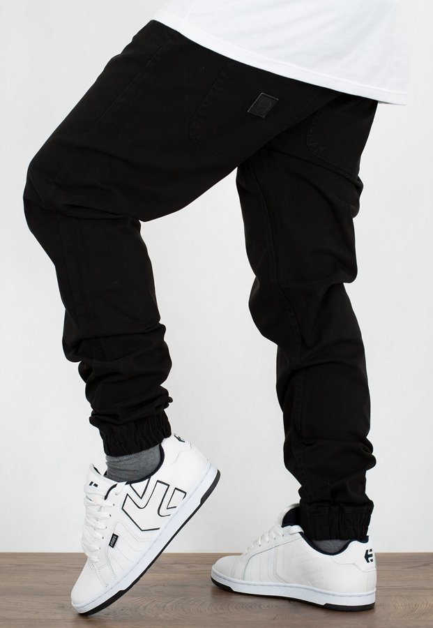 Spodnie Mass Jogger Sneaker Fit Base czarne