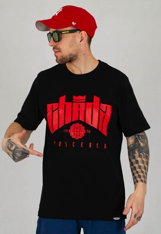 T-shirt Chada Proceder czarno czerwony