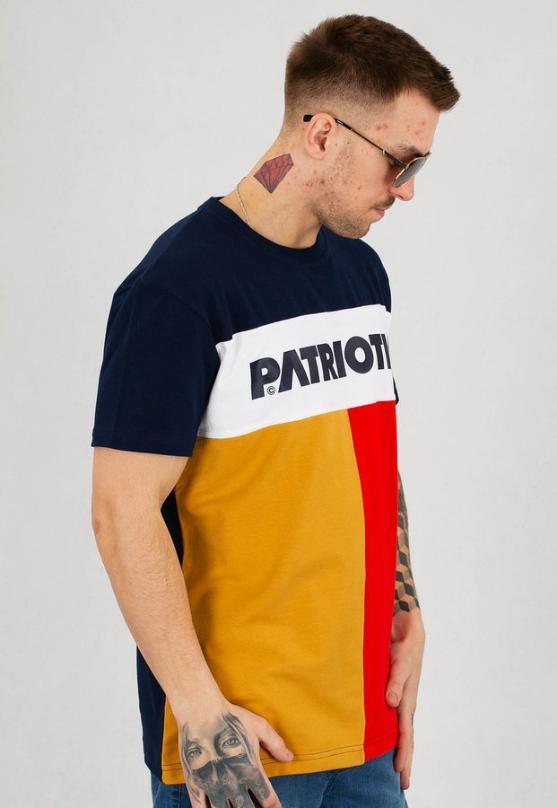 T-shirt Patriotic Futura Retro Style biało karmelowo czerwono granatowy